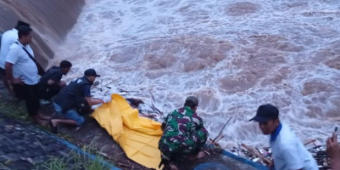 Mayat Perempuan Tanpa Identitas Ditemukan di Bendungan Sungai Baru Banyuwangi