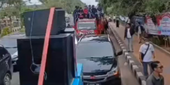 Ratusan Massa dari Bangkalan Geruduk Polda Jatim, Soroti Santriwati Korban Pencabulan yang Hilang