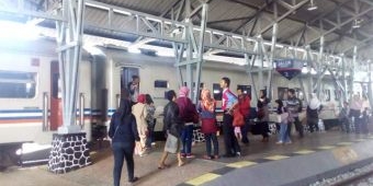 KA Lodaya Anjlok, Kedatangan Dua KA dari Bandung di Stasiun Blitar Terlambat Hingga 7,5 Jam