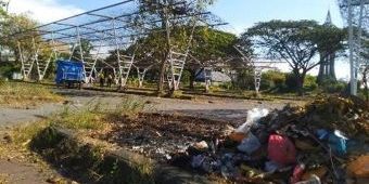Puspa Agro Tak Terawat, Ruko Banyak Tutup, Sampah Berserakan