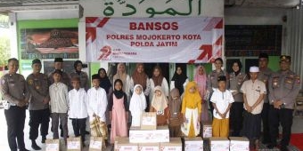 HUT ke-79 Bhayangkara, Polres Mojokerto Kota Berbagi ke Panti Asuhan