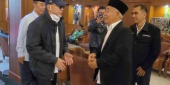kunjungi-ponpes-al-khoziny-menko-zulhas-minta-satu-mobil-dengan-kiai-asep-tapi