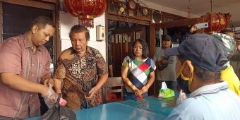 Ratusan Warga di Jombang Dapat Bantuan Sembako dari Pengusaha Tionghoa