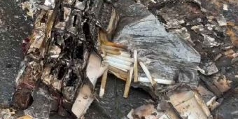 Bantu Pemadaman Bus Pahala Kencana yang Terbakar di Bangkalan, Warga Temukan Rokok Ilegal