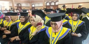 Kedepankan Kesehatan Matra Laut, Stikes Hang Tuah Surabaya Mewisuda 332 Mahasiswa