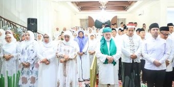 Gubernur Khofifah Gelar Maulid Nabi dan Haul Suami, Usulkan Kajian Kitab Nashoihul Jailani Rutin