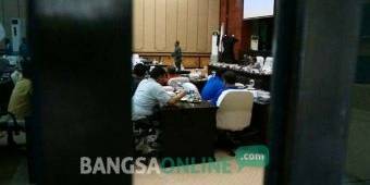 Banggar-Timgar Jombang Rapat Tertutup, Diduga Bahas Mobdin & Kenaikan Dana Aspirasi, Jurnalis Diusir