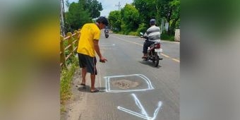 Banyak Membawa Korban, Warga Tandai Lubang di Jalan Lamongan - Babat dan Daendels