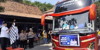Wakil Wali Kota Kediri Berangkatkan Bus Program Balik Gratis