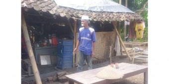 Rumahnya Hancur Dihantam Puting Beliung, Keluarga di Jember Tinggal di Bekas Kandang Sapi