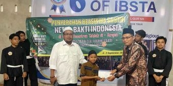 Gus Lilur Salurkan Beasiswa untuk Puluhan Santri Yatim di Ponpes Tahfidz Qur'an Al-Furqon