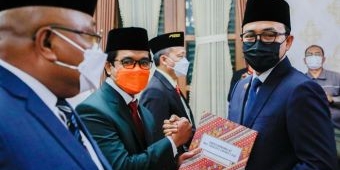 Lantik 3 Pejabat Tinggi, Baddrut Tamam Ingatkan Komitmen Bersama dalam Membangun Pamekasan