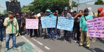 Protes Kenaikan PBB dan NJOP, Puluhan Warga Jombang Geruduk Kantor Bapenda