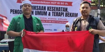 Yayasan Darul Ibad Bagikan 100 Bendera Merah Putih Jelang HUT ke-80 RI