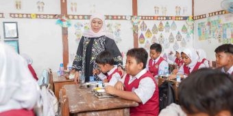 Tinjau MBG di Bangkalan, Khofifah: Dapur Umum di Baghdad Jadi Referensi Presiden Prabowo 