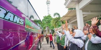 Lepas 55 Transmigran Jatim, Gubernur Khofifah Dorong Transformasi 5T untuk Pembangunan Berkelanjutan