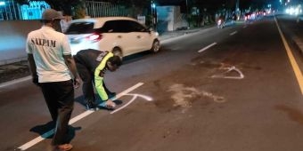 Terjatuh Usai Tabrak Mobil, Pemuda Tewas Terlindas Truk Tronton di Jalan Raya Kletek