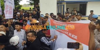 Elit Parpol Pengusung Pj Bupati Sampang Teken Petisi Dukungan ke Rudi Arifiyanto