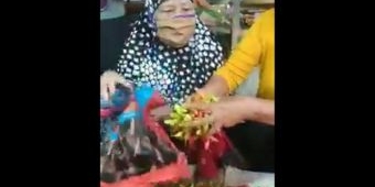 Emak-emak Viral Kepergok Curi Cabai di Pasar Sumberayu Banyuwangi
