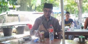 Bupati Pamekasan Ngopi di Warung, Pesan Kesederhanaan dan Dukungan untuk UMKM