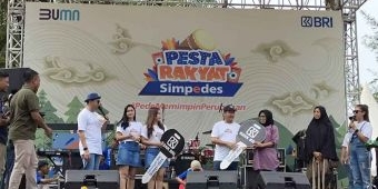 2 Nasabah BRI Tuban Terima Grandprize Mobil Undian Simpedes