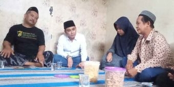 Gus Barra Kunjungi Keluarga Siswi SMPN 1 Kemlagi Mojokerto yang jadi Korban Pembunuhan