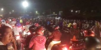 Dianggap Langgar Prokes, Polisi Bubarkan Demo Warga di Pabrik Kabel Kendaraan Mojokerto