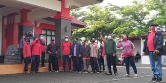 Diputus Kontrak Sepihak, Karyawan Kebersihan Outsourcing Demo Kantor DLH, Dampak Pilkada?