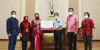 Bank Jatim Serahkan CSR untuk Gereja Santa Maria Assumpta Caruban