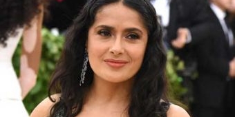 Salma Hayek, Usia Setengah Abad Masih Seksi, Ini Fotonya