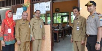 Hari Pertama UN SMP di Gresik Lancar