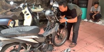 Sejak Awal Digelar, Polsek Genteng Telah Pasang 40 Alarm Antimaling Gratis ke Motor Warga