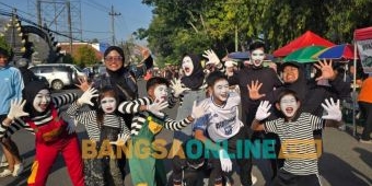 Ruang Pantomim Bangkalan Turun ke CFD, Kenalkan Seni yang Telah Ukir Prestasi Nasional