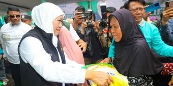 Lewat Pasar Murah, Gubernur Khofifah Pastikan Stabilitas Harga Bahan Pokok Jelang Nataru Terjaga