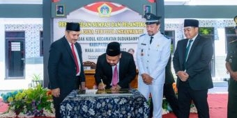 Bupati Gresik Lantik Kades Wadak Kidul PAW, Ingatkan soal Desa Antikorupsi