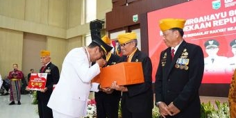 Pemkot Batu Serahkan Tali Asih untuk 93 Veteran di Tasyakuran HUT ke-80 RI