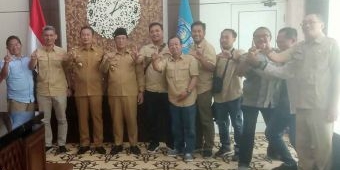 Bupati Yuhronur Berangkatkan Kontingen PWI Lamongan ke Porwanas Ke-XIII