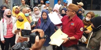 Di-PHK Sepihak, Puluhan Eks Buruh PT PMP Unit Industri Bobbin Wadul Disnaker Jember