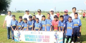 Wali Kota Pasuruan Buka Turnamen Sepak Bola Dini di Lapangan PLUT