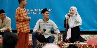 Ketua TP PKK Kota Kediri Berbagi Kebahagiaan dengan Anak-Anak Disabilitas