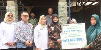 Wali Kota Kediri Serahkan Santunan BPJS Ketenagakerjaan Rp42 Juta ke Ahli Waris