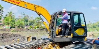 Pengerukan Sungai Wendit, Perumda Tugu Tirta Pastikan Aliran Air Lebih Optimal