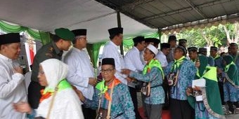 Bupati Sambari Berangkatkan 1.588 Calhaj