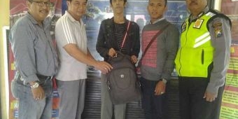Tas Ransel yang Dicurigai Berisi Bom Akhirnya Diambil Pemiliknya