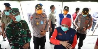 Keluar-Masuk Madura, Kendaraan Disemprot Disinfektan dengan Sistem Drive Thru