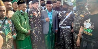 Berangkat ke Muktamar NU Lampung, Kiai Marzuki Dilepas Pendukungnya dengan Salawat Badar