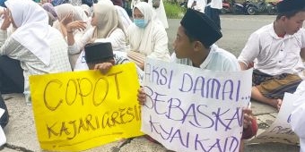 Ratusan Santri Ponpes Al Ibrohimi Gresik Demo, Minta 3 Kiai yang Jadi Tersangka Korupsi Dibebaskan