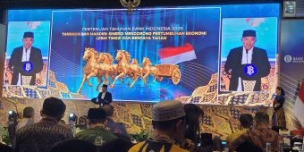 dihadiri-presiden-bank-indonesia-anugerahi-penghargaan-kiai-asep-tokoh-penggerak-ekonomi-pesantren