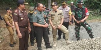 Bupati Arifin, TNI, dan Rombongan Tinjau 3 Lokasi Sasaran TMMD di Desa Dompyong