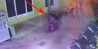 Aksi Maling Motor di Masjid Blumbungan Pamekasan Terekam CCTV